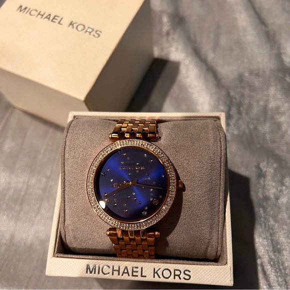 Michael Kors Watch - Picture 3 of 6
